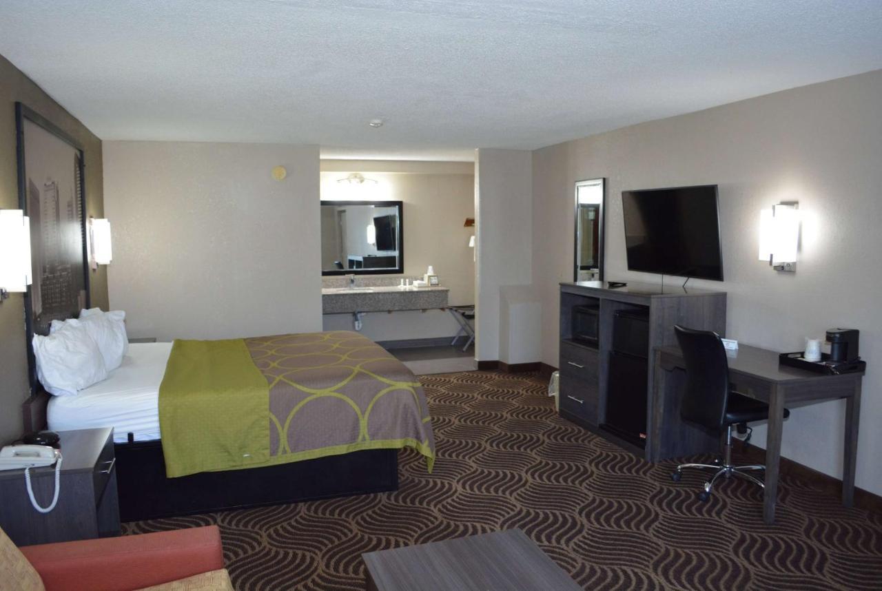 Super 8 by Wyndham Huntersville/Charlotte Area Eksteriør bilde