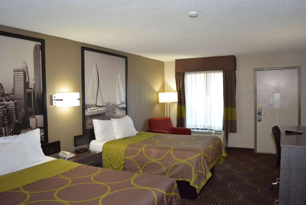 Super 8 by Wyndham Huntersville/Charlotte Area Eksteriør bilde