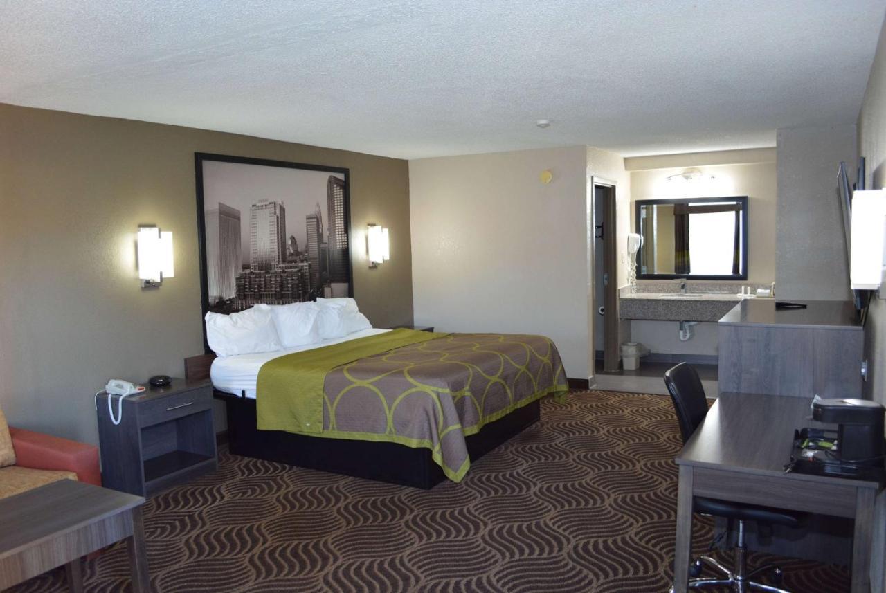 Super 8 by Wyndham Huntersville/Charlotte Area Eksteriør bilde