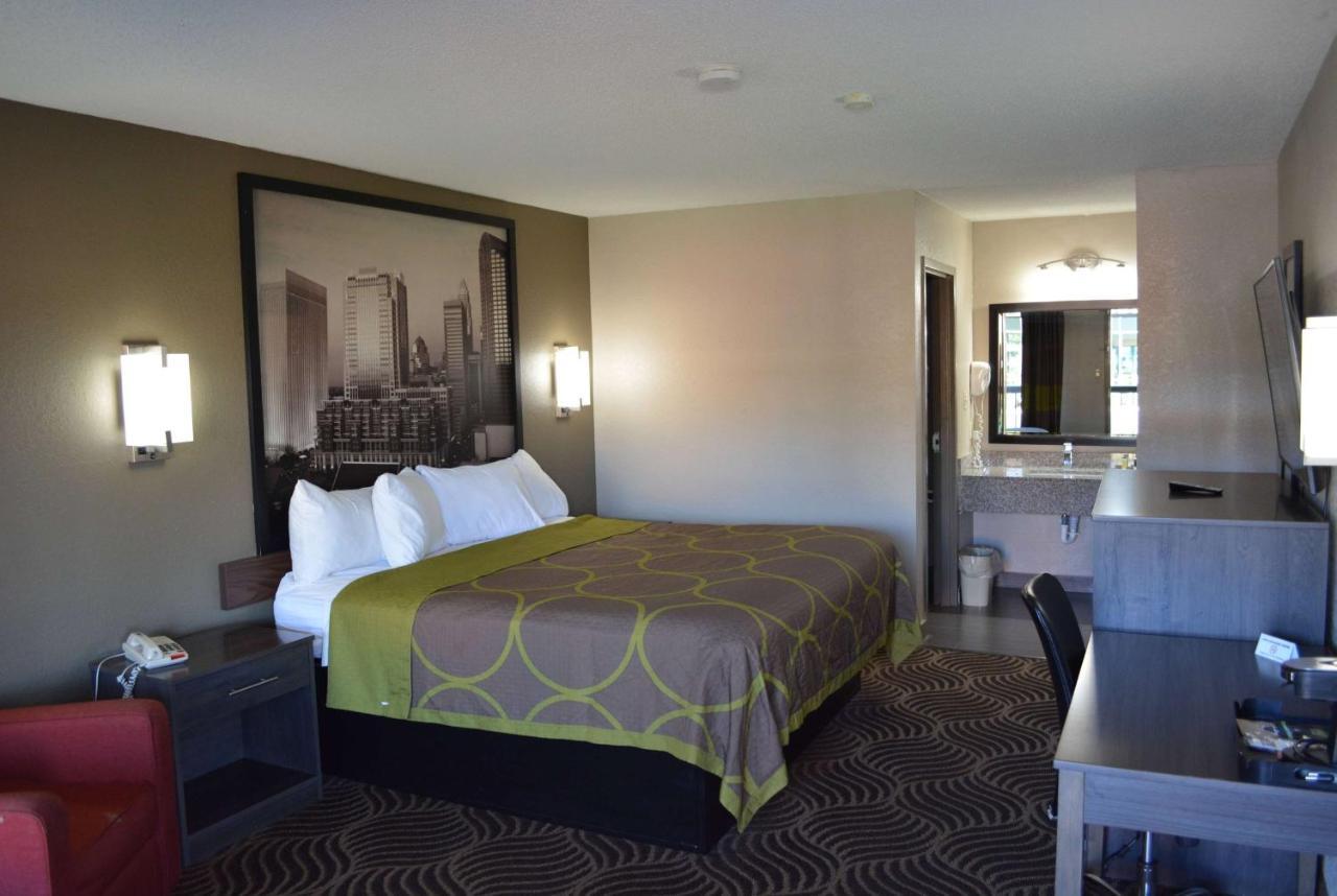 Super 8 by Wyndham Huntersville/Charlotte Area Eksteriør bilde